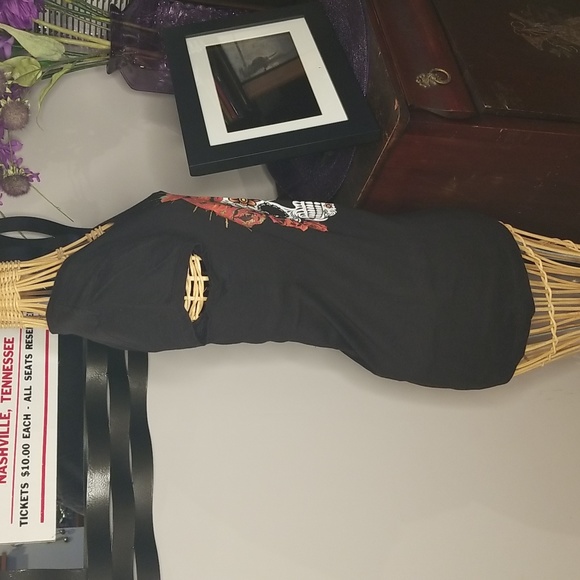 Wound Up Medium(7-9) Juniors Black Day of the Dead Sugar Skull T-shirt - Picture 4 of 6